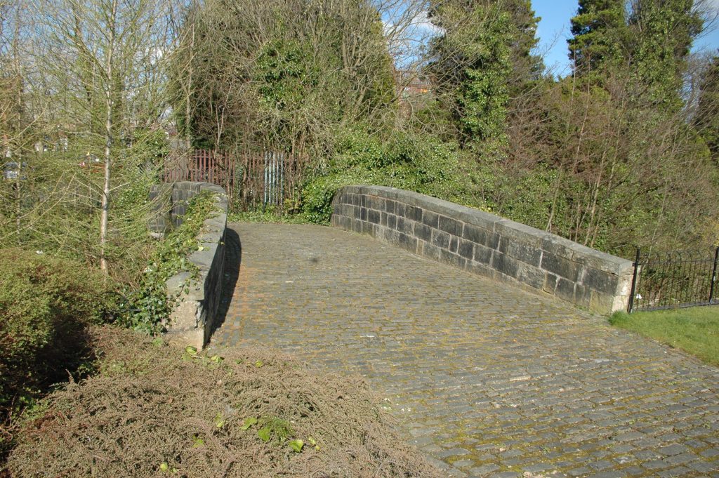 The old bridge which carried the Paisley to Foxbar road over the Canal.  Tannahills hole is just to the right of the bridge.